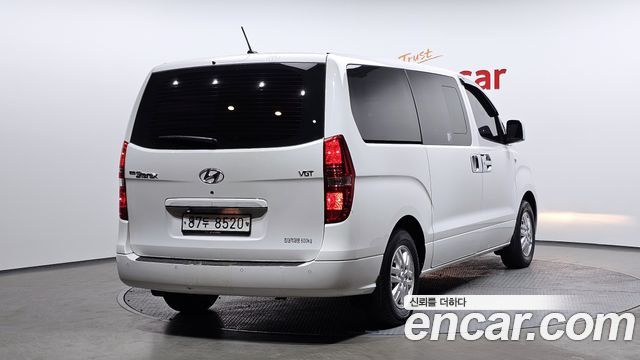 Hyundai Starex 2017 — photo 2