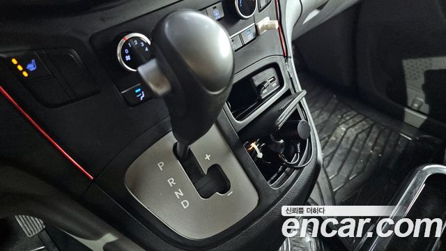 Hyundai Starex 2017 — photo 9