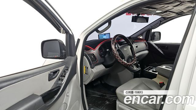 Hyundai Starex 2017 — photo 10