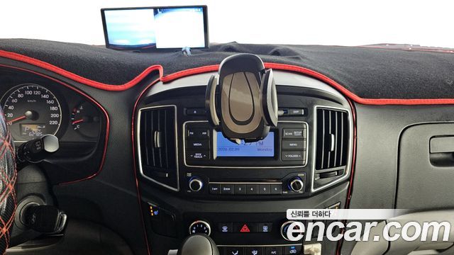 Hyundai Starex 2017 — photo 14