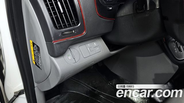 Hyundai Starex 2017 — photo 16
