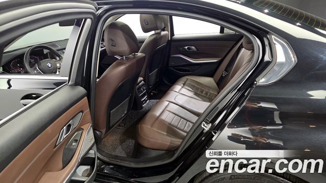 BMW 3-Series 2020 — photo 11