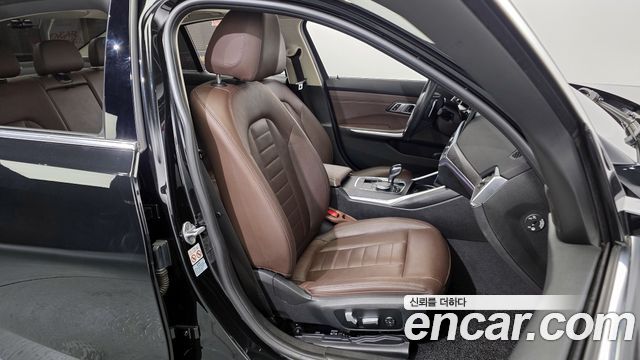 BMW 3-Series 2020 — photo 12