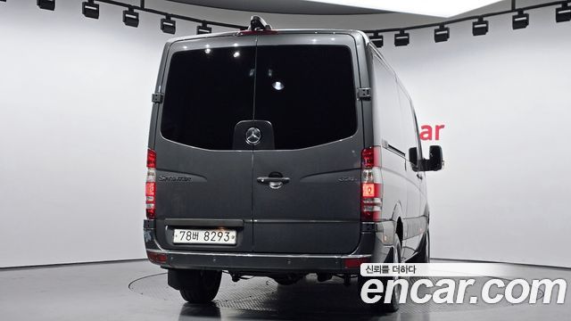 Mercedes-Benz Sprinter 2011 — photo 4