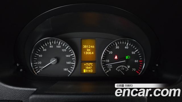 Mercedes-Benz Sprinter 2011 — photo 8