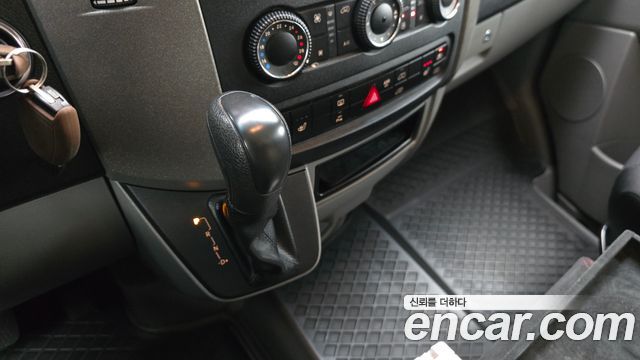 Mercedes-Benz Sprinter 2011 — photo 9