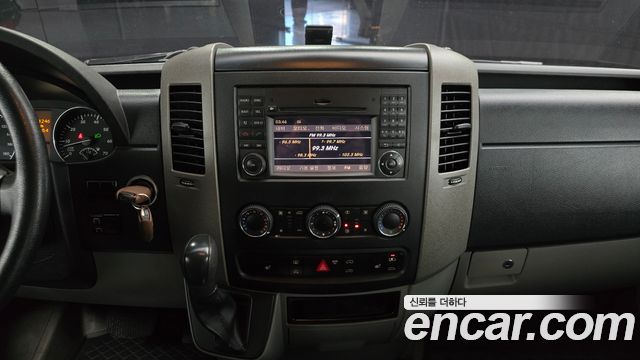 Mercedes-Benz Sprinter 2011 — photo 15
