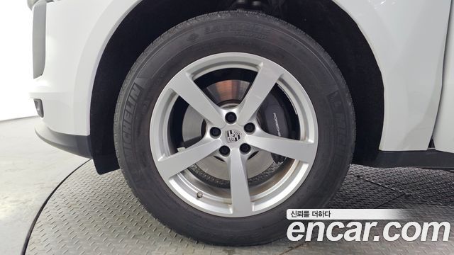 Porsche Macan 2020 — photo 5