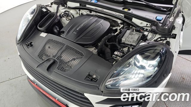 Porsche Macan 2020 — photo 6
