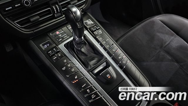 Porsche Macan 2020 — photo 9