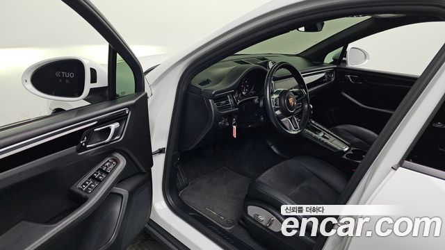 Porsche Macan 2020 — photo 10