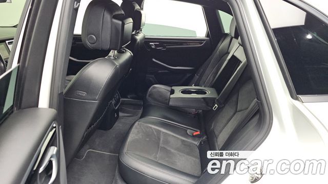 Porsche Macan 2020 — photo 11