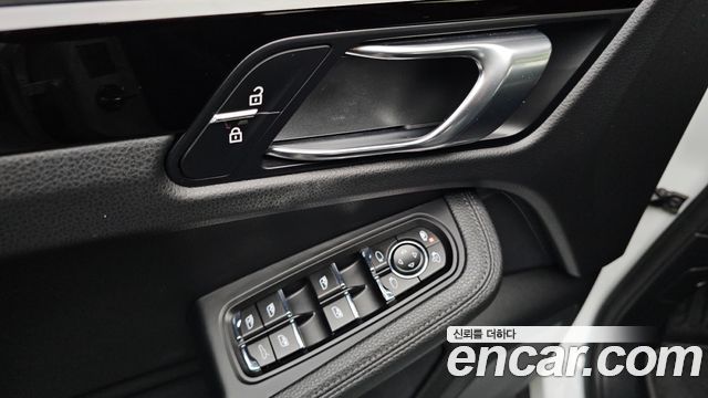 Porsche Macan 2020 — photo 14