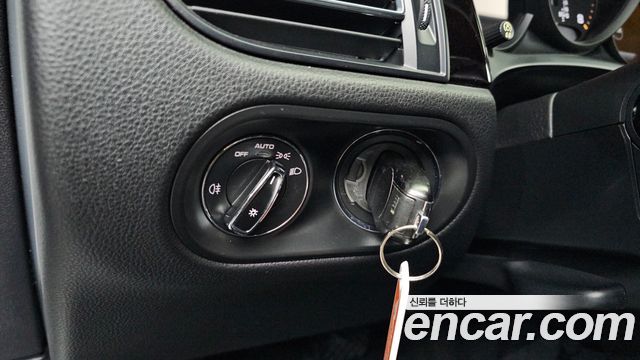 Porsche Macan 2020 — photo 15