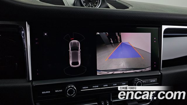 Porsche Macan 2020 — photo 18