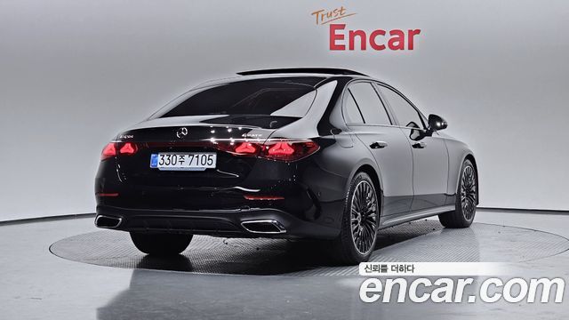 Mercedes-Benz E-Class 2026 — photo 2
