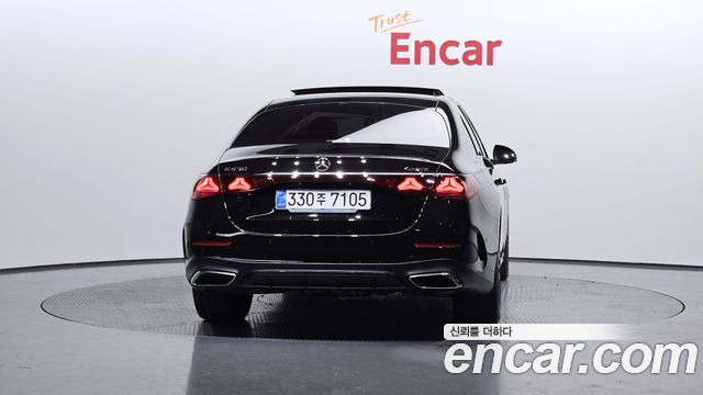 Mercedes-Benz E-Class 2026 — photo 4
