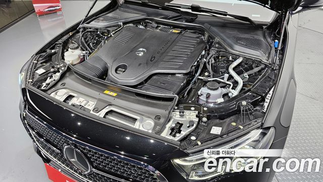 Mercedes-Benz E-Class 2026 — photo 6