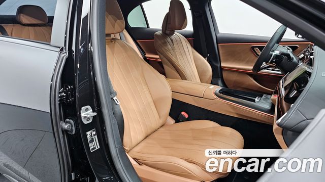 Mercedes-Benz E-Class 2026 — photo 10