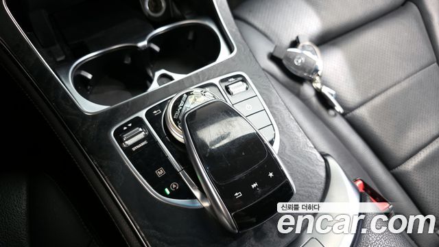 Mercedes-Benz GLC-Class 2019 — photo 11