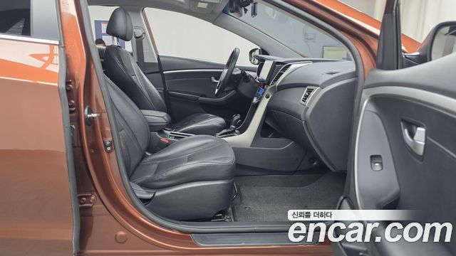 Hyundai i30 2012 — photo 11