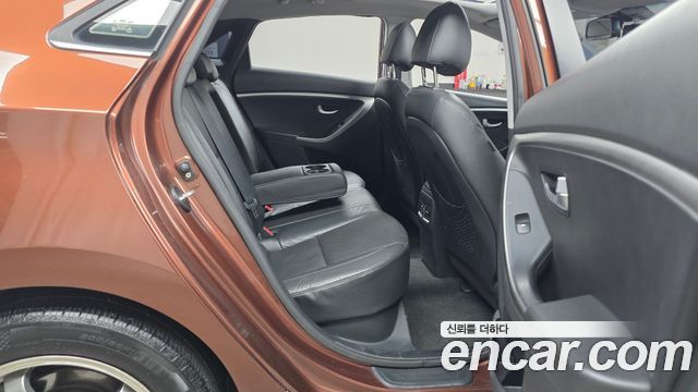 Hyundai i30 2012 — photo 12