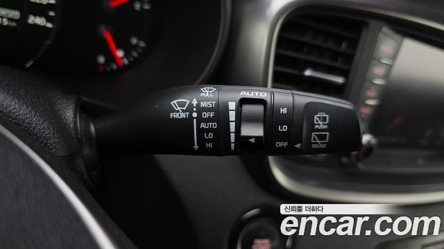 Kia Sorento 2018 — photo 16