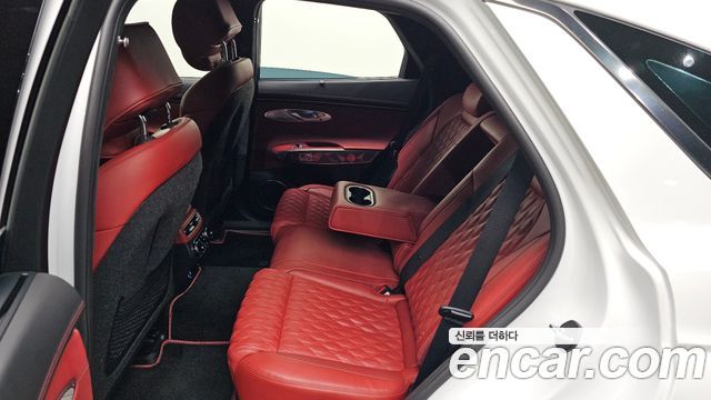 Genesis GV70 2023 — photo 11
