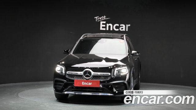 Mercedes-Benz GLB-Class 2023 — photo 3