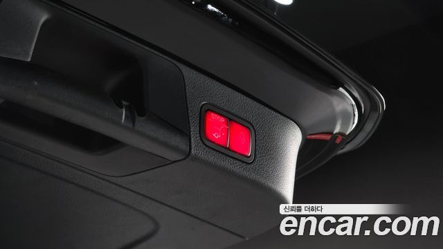 Mercedes-Benz GLB-Class 2023 — photo 20