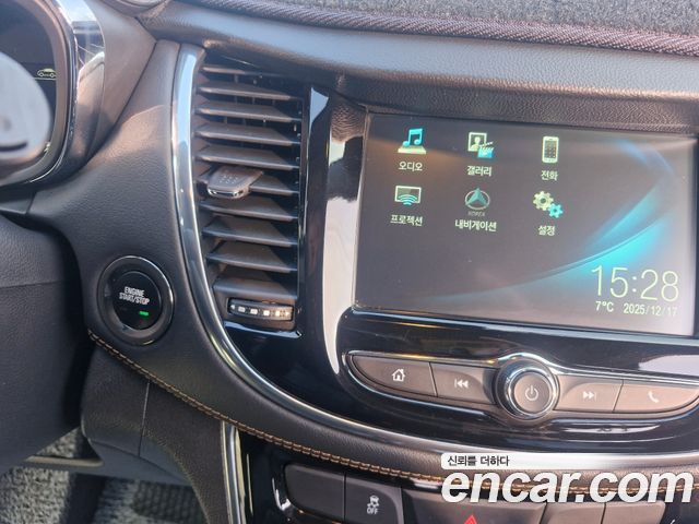 Chevrolet Korea Trax 2017 — photo 9