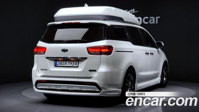 Kia Canival 2018 — photo 2
