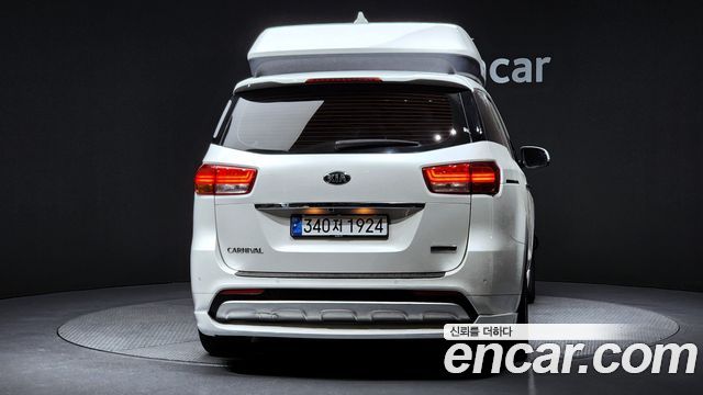 Kia Canival 2018 — photo 4