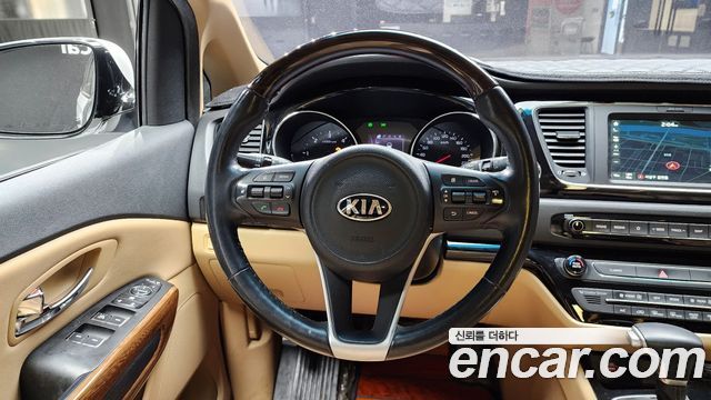 Kia Canival 2018 — photo 14