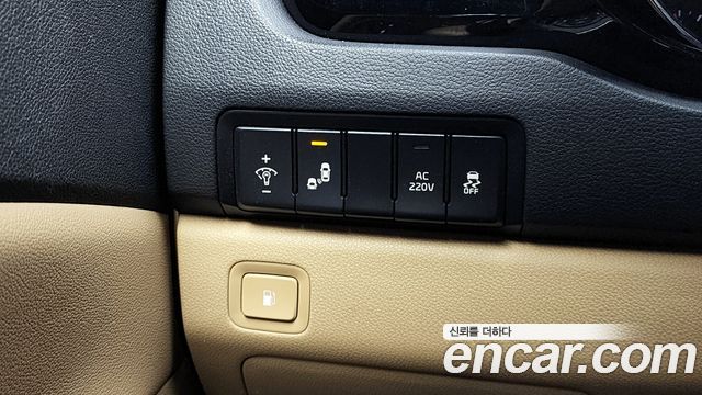 Kia Canival 2018 — photo 17