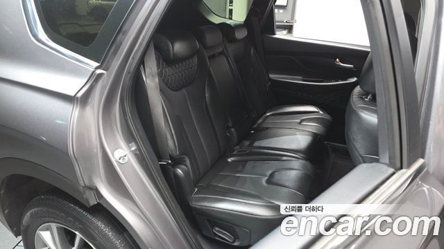 Hyundai Santafe 2019 — photo 11