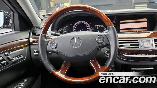 Mercedes-Benz S-Class 2007 — photo 13