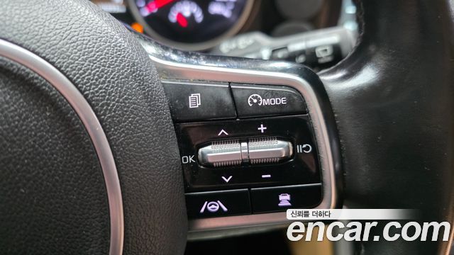 Kia Canival 2022 — photo 16