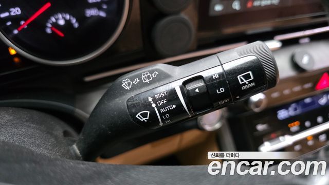 Kia Canival 2022 — photo 18