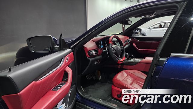 Maserati Levante 2019 — photo 11