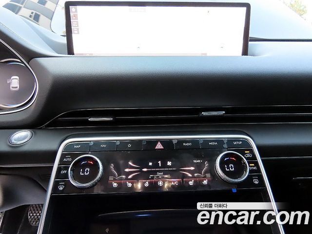 Genesis GV80 2022 — photo 13