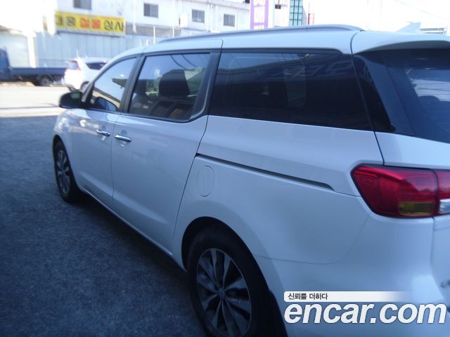 Kia Canival 2018 — photo 3