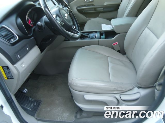 Kia Canival 2018 — photo 10