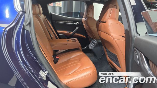 Maserati Ghibli 2017 — photo 12