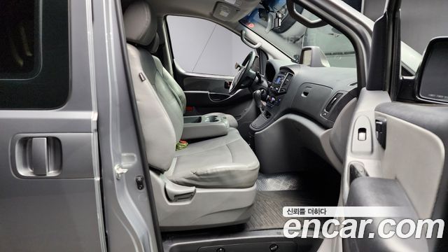 Hyundai Starex 2018 — photo 11