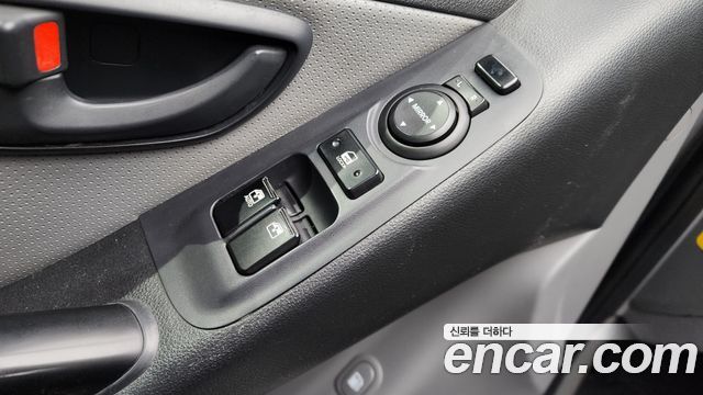 Hyundai Starex 2018 — photo 15