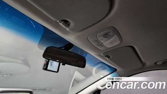 Hyundai Starex 2018 — photo 17