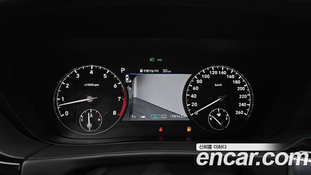 Genesis G90 2019 — photo 8