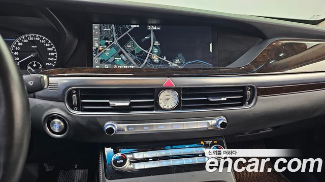 Genesis G90 2019 — photo 14