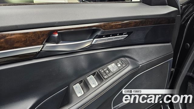 Genesis G90 2019 — photo 16